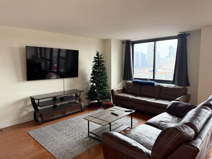 Property Photo: 700 Grove St 11H NJ 07310