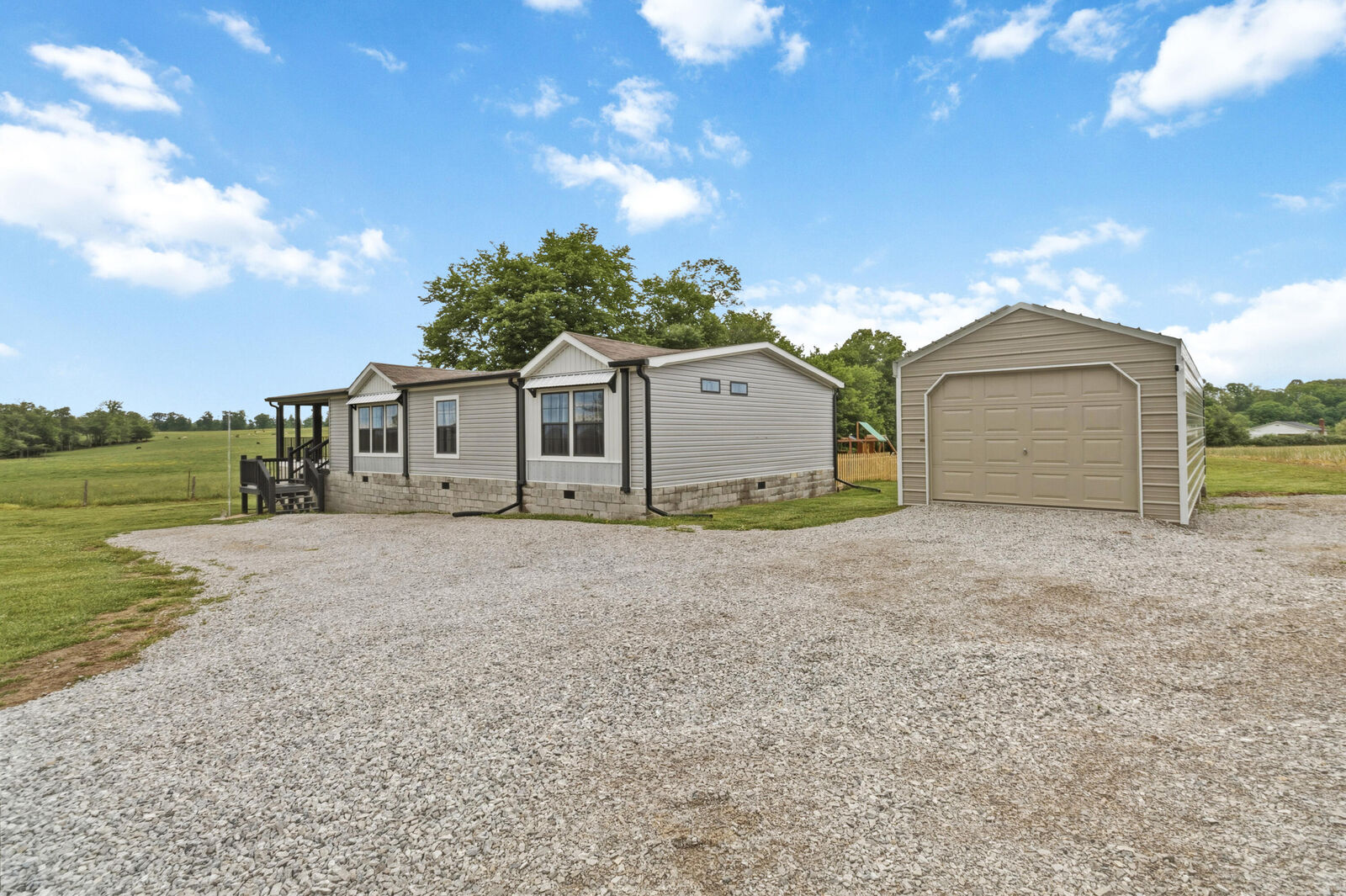 Property Photo:  1255 Elrod Road  KY 42503 