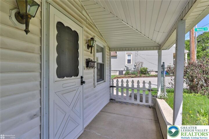 Property Photo:  1535 Monocacy Street  PA 18018 