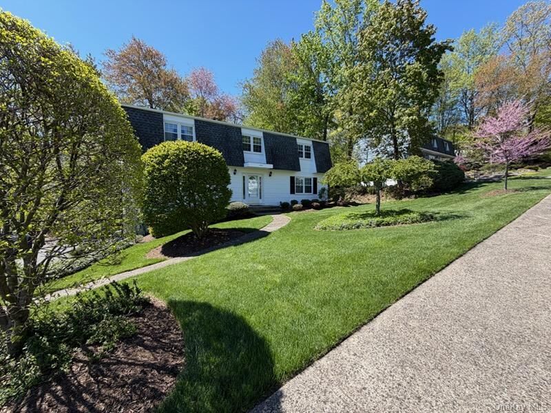 Property Photo:  7 Maplewood Lane  NY 10956 