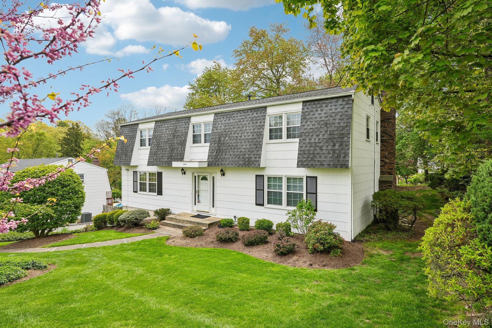 Property Photo:  7 Maplewood Lane  NY 10956 