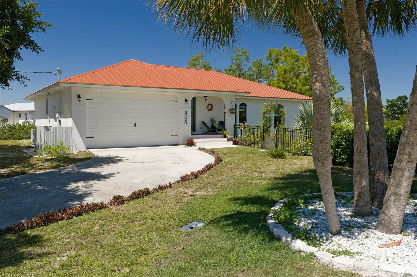 Property Photo:  3000 Banyan Way  FL 33950 