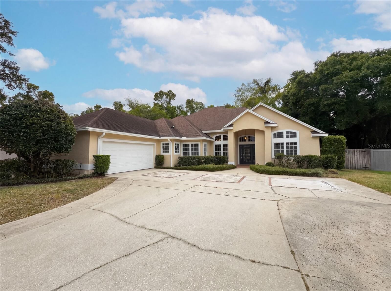 Property Photo:  680 Macglenross Drive  FL 32765 