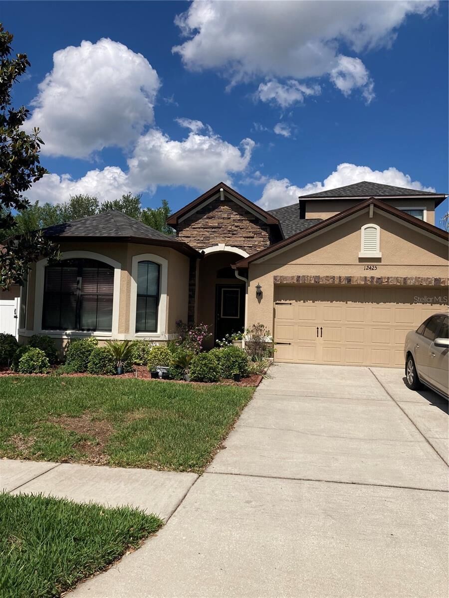 Property Photo: 12425 Leewood Way FL 34610