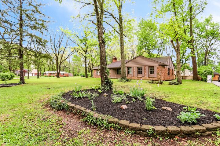 Property Photo:  3301 Melbourne Circle S  IN 46228 