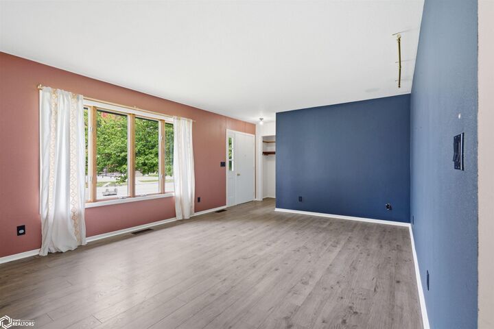 Property Photo:  101 Spring Street  IA 52655 