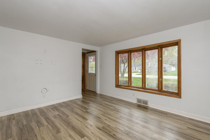 Property Photo:  W271n2563 Pear Tree Ln  WI 53072 