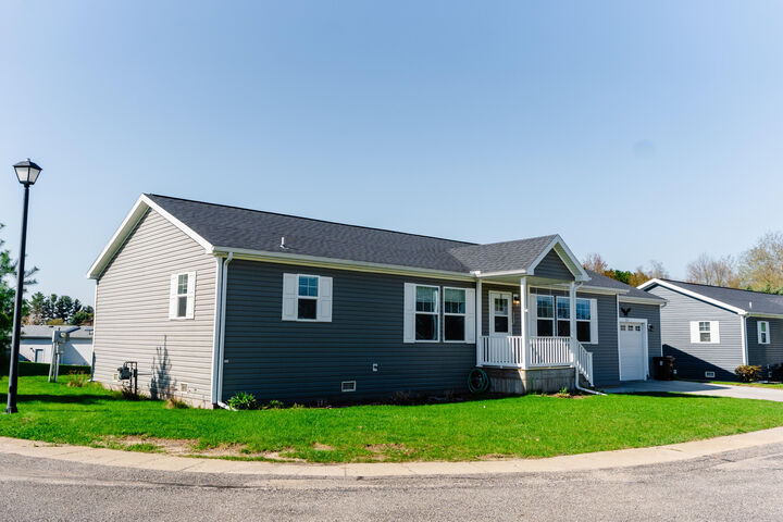 Property Photo:  712 Peach Lane  MI 49412 