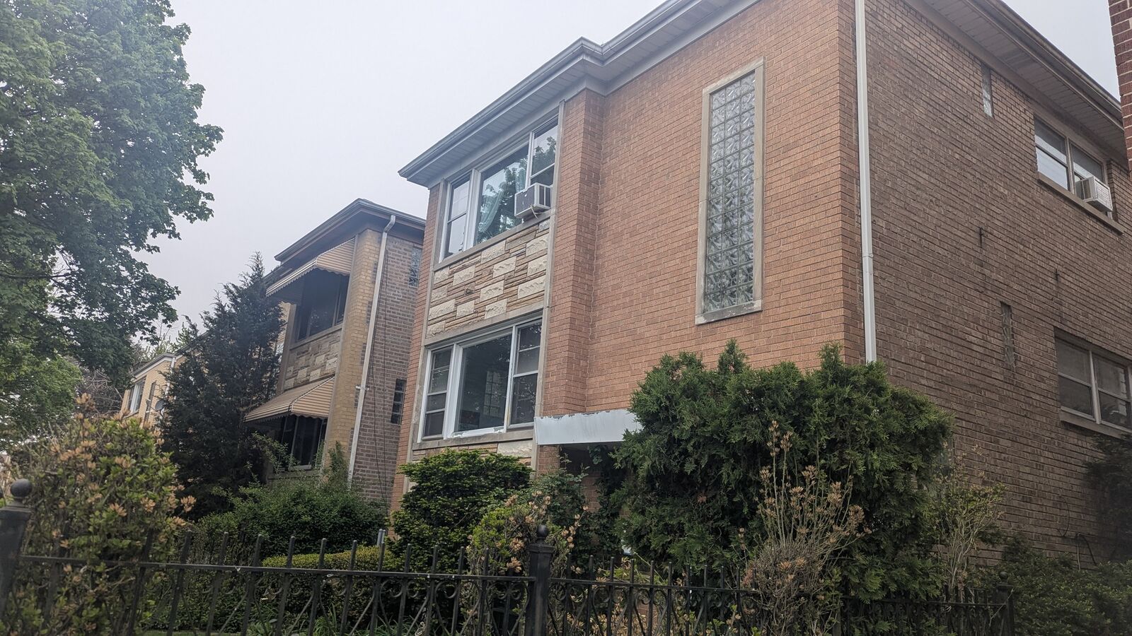 Property Photo:  