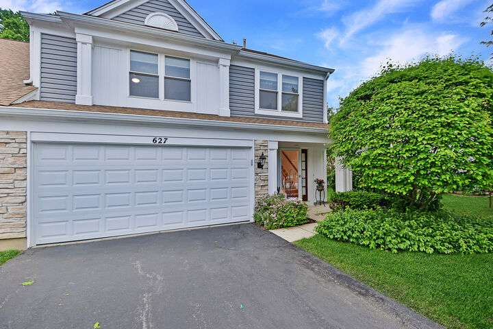 Property Photo: 627 N Charter Hall Drive IL 60067