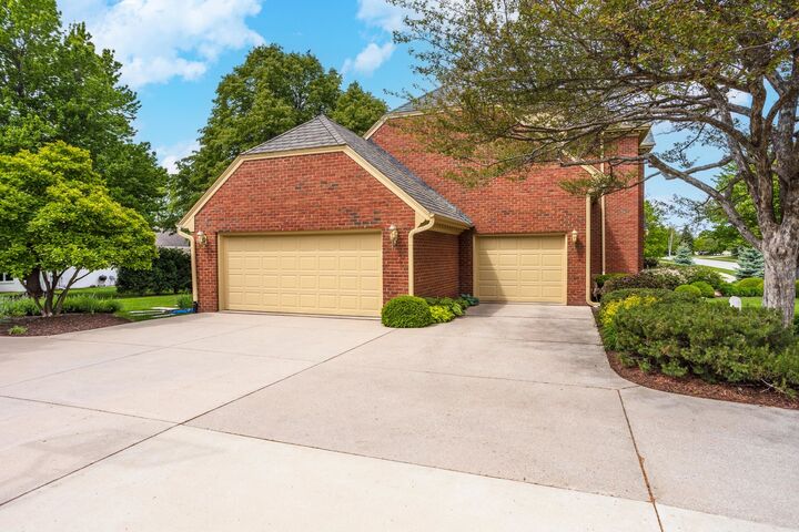 Property Photo:  3301 Wisteria Lane  IL 61704 