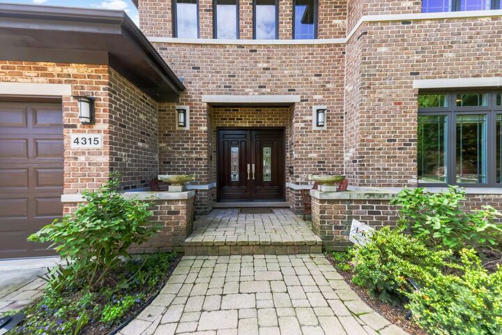 Property Photo:  4315 Suffield Court  IL 60076 