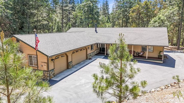 Property Photo: 6152 Hillcrest Court CA 95631
