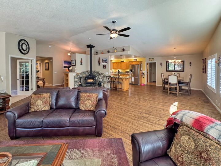Property Photo: 6152 Hillcrest Court CA 95631