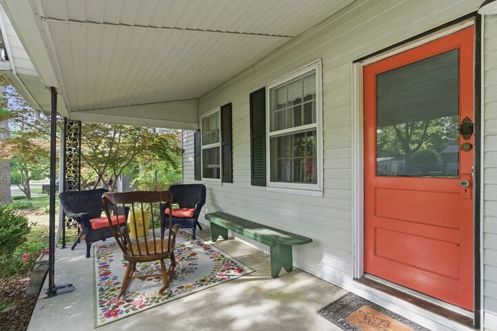 Property Photo:  1206 Cleves St  TN 37138 
