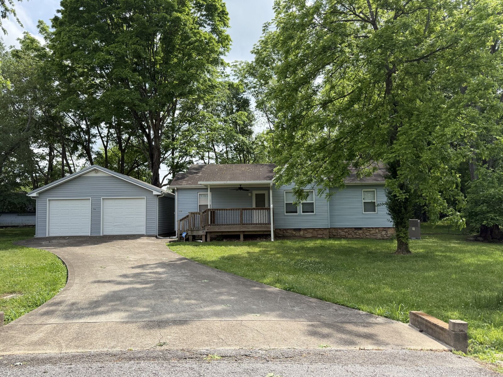 Property Photo:  116 Lilac Ct  TN 37042 