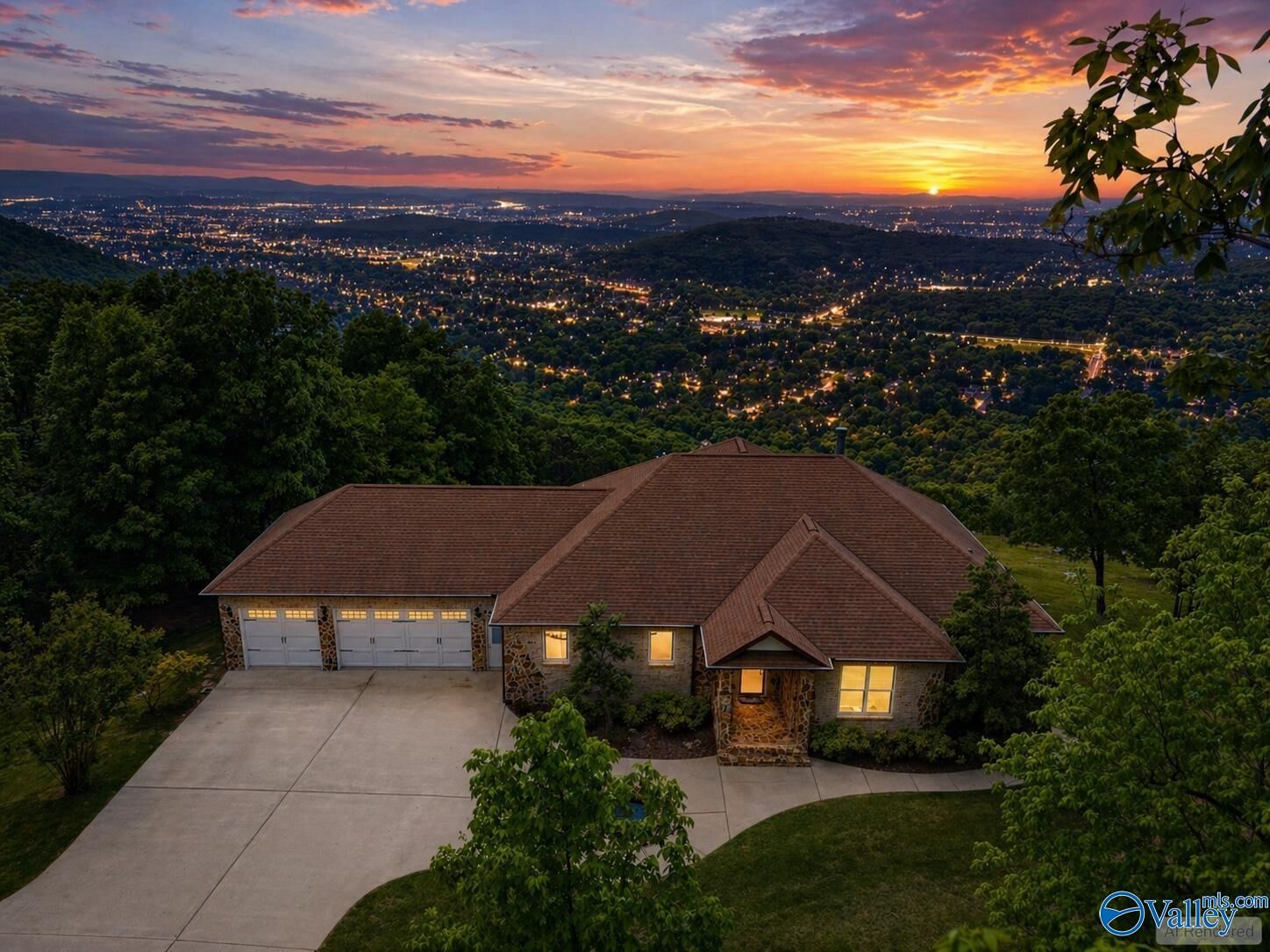 Property Photo:  4990 Carr Lane SE  AL 35803 