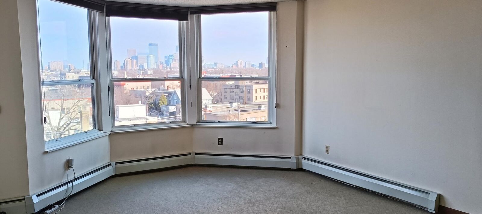 Property Photo:  1425 W 28th Street 618  MN 55408 