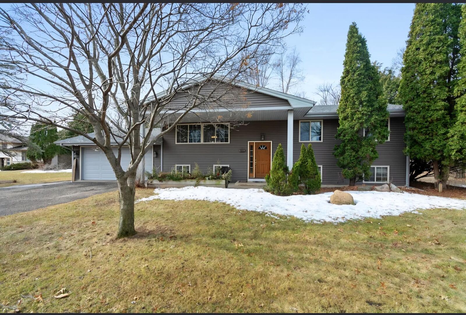 Property Photo:  10709 W River Road  MN 55443 