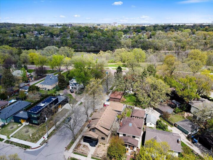 Property Photo:  2901 Dorman Avenue  MN 55406 