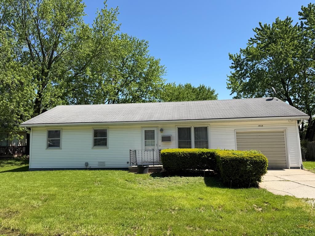 Property Photo: 1908 N East Street MO 63501