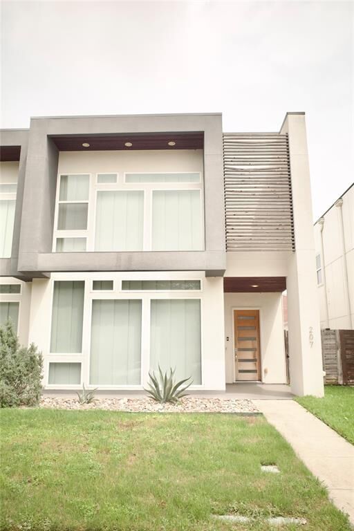 Property Photo:  207 Adrian Drive  TX 76107 