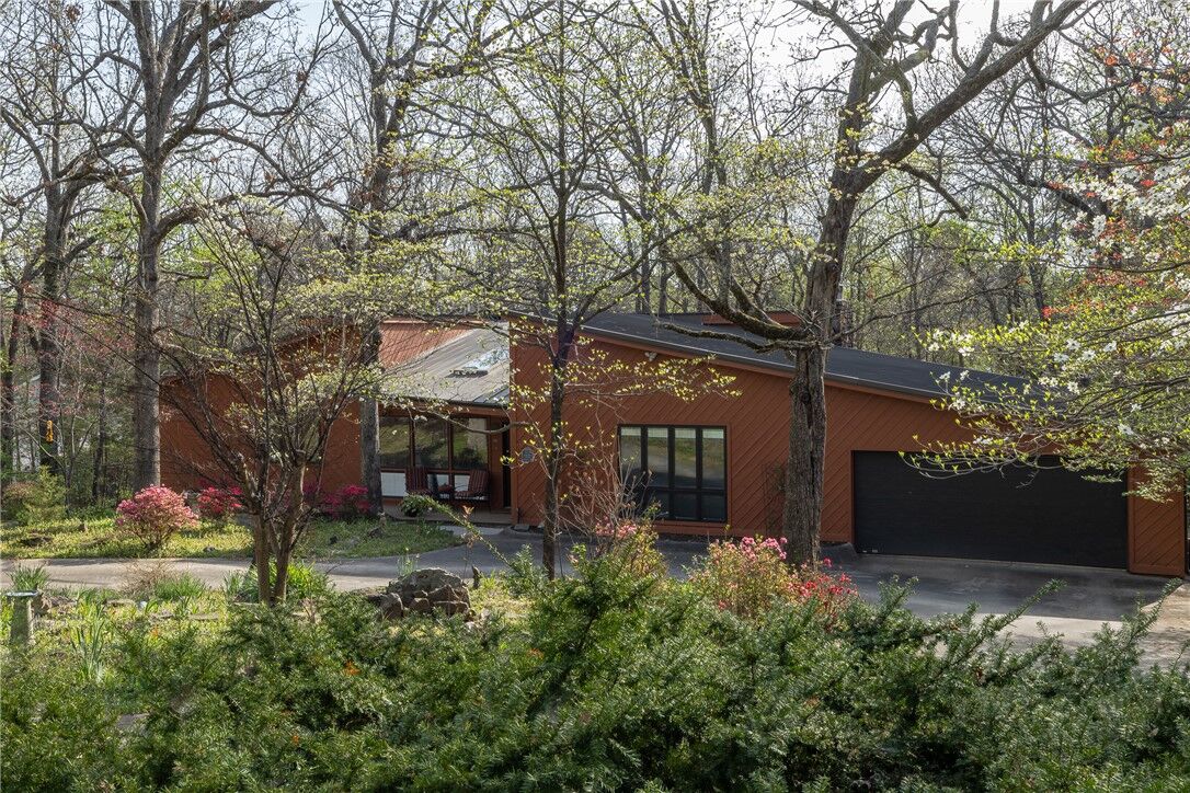 Property Photo:  2700 Rosewood Drive  AR 72703 