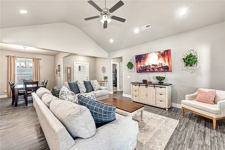 Property Photo:  73 Isabella Place  AR 72730 