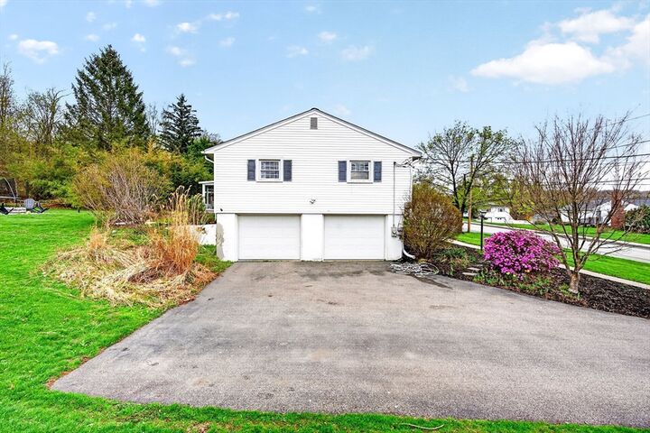 Property Photo: 10 Meadowbrook Rd MA 01501