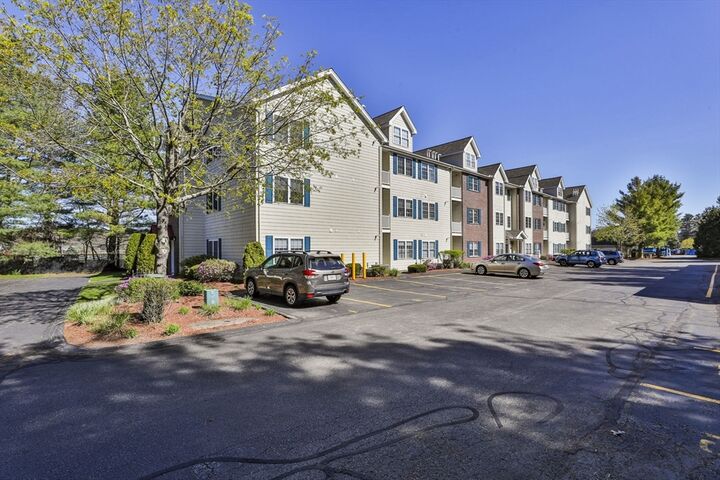 Property Photo:  122 Eagle Dr 122  MA 01876 