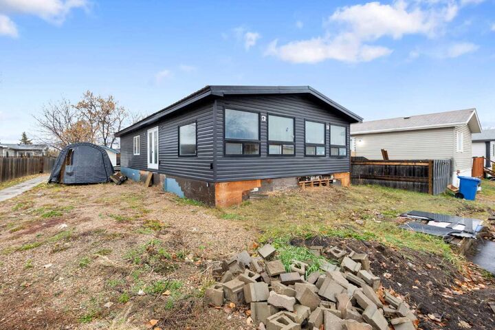 232 Greenwich Lane — photo 1