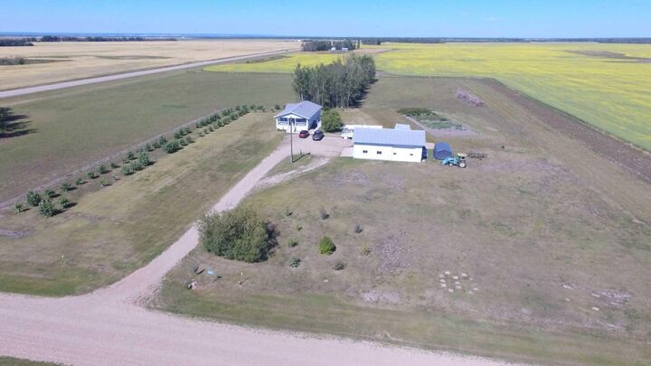 Property Photo:  20574 Twp 823 Road  AB T8S 1S4 