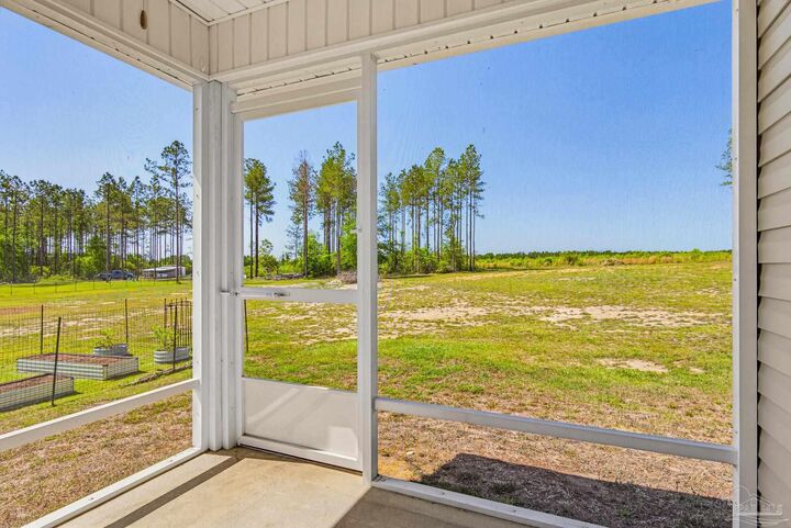 Property Photo:  1895 Pineview Church Rd  FL 32565 