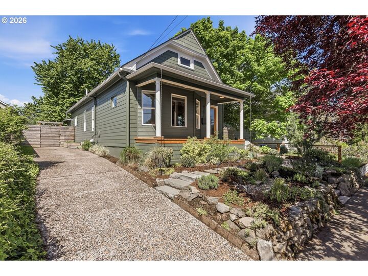 Property Photo: 6207 NE 12th Ave OR 97211