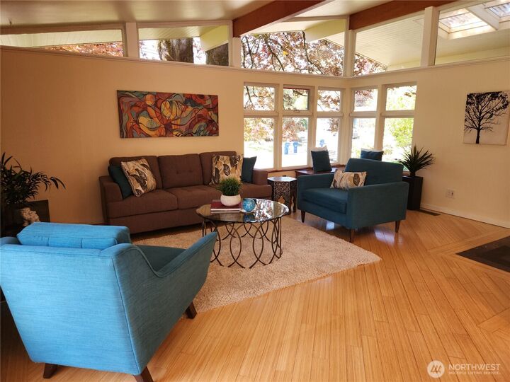 Property Photo: 2104 Myrtle Place SE WA 98501
