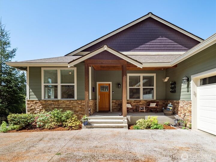 Property Photo:  17722 E Lake Desire Drive SE  WA 98058 