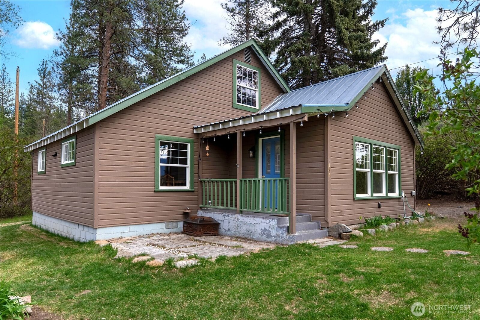 Property Photo: 146 E Chewuch Road WA 98862