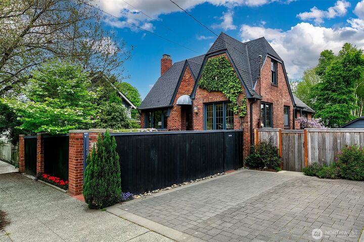 Property Photo:  1408 N 48th Street  WA 98103 