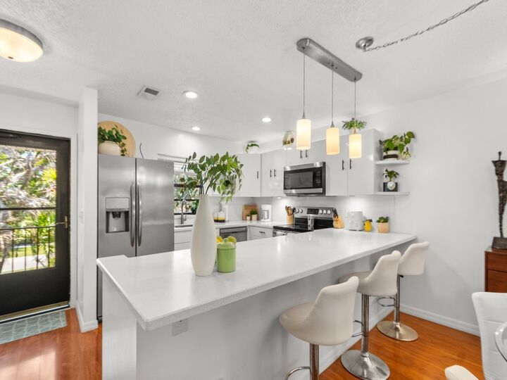 Property Photo:  400 18th Street O-6  FL 32960 