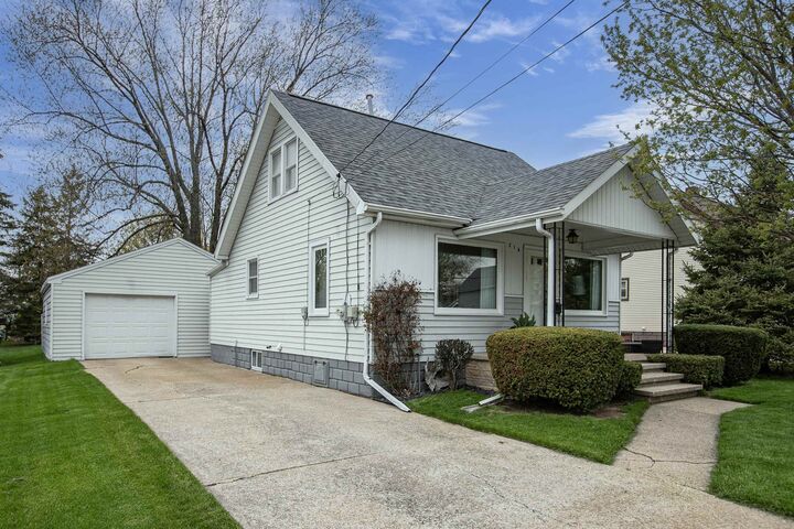 Property Photo:  216 Williams Street  WI 54113 