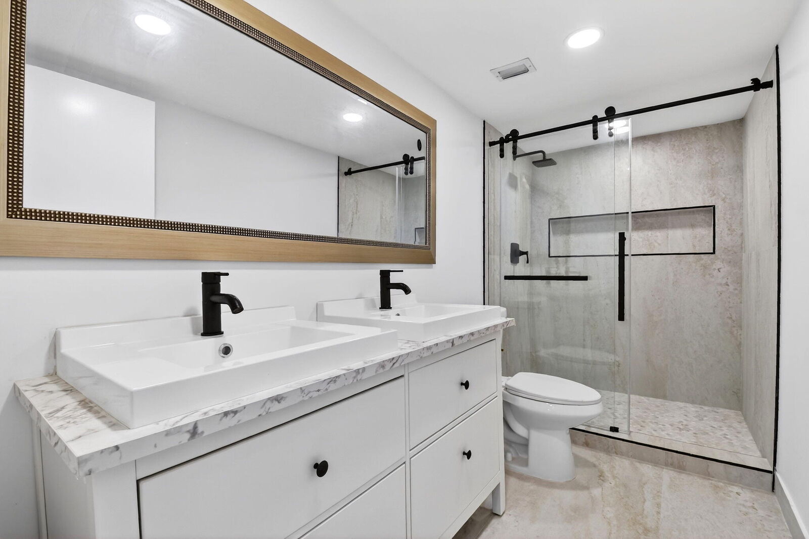 Property Photo: 6866 Huntington Lane 707 FL 33446