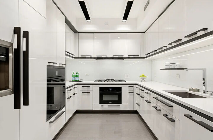 Property Photo:  70 Charlton Street 5E  NY 10014 