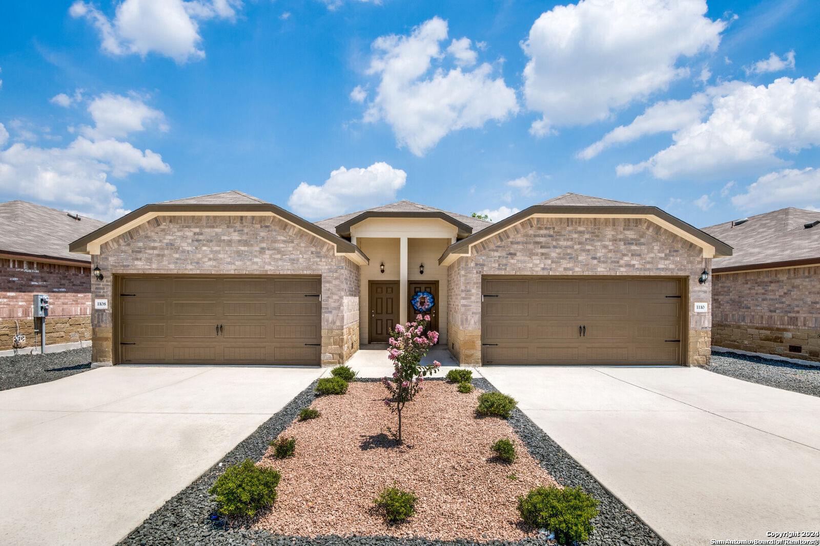 Property Photo: 412-414 Emma Dr TX 78130