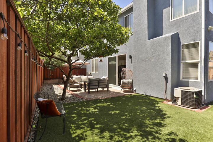 Property Photo:  2202 Estee Court  CA 95133 