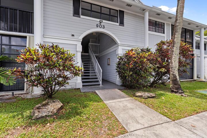 Property Photo:  903 NE 199th St 104  FL 33179 