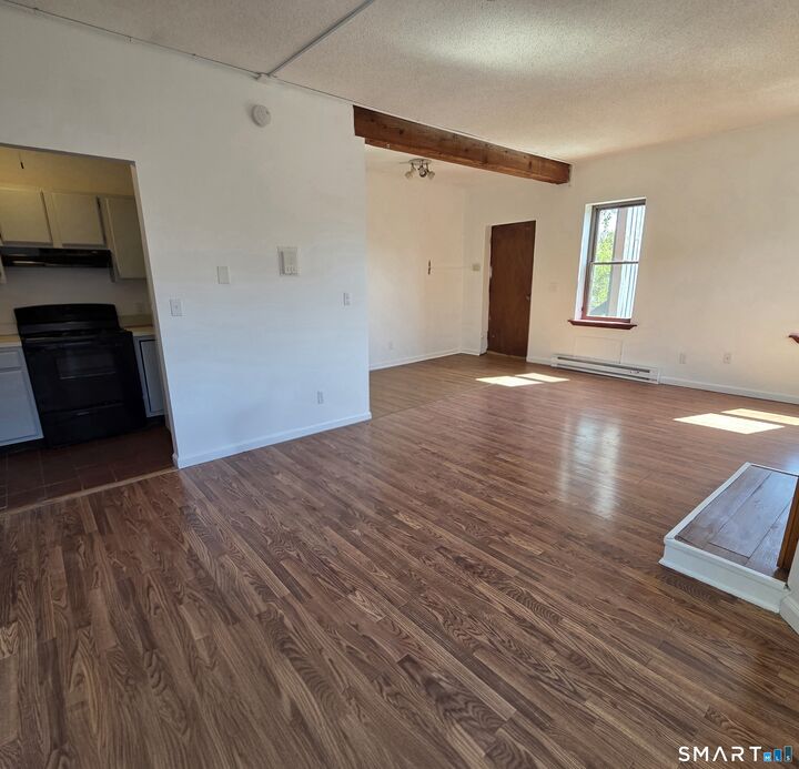 Property Photo:  52 Atwood Street 3B  CT 06105 