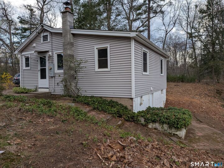 Property Photo:  414 Salmon Brook Street  CT 06035 