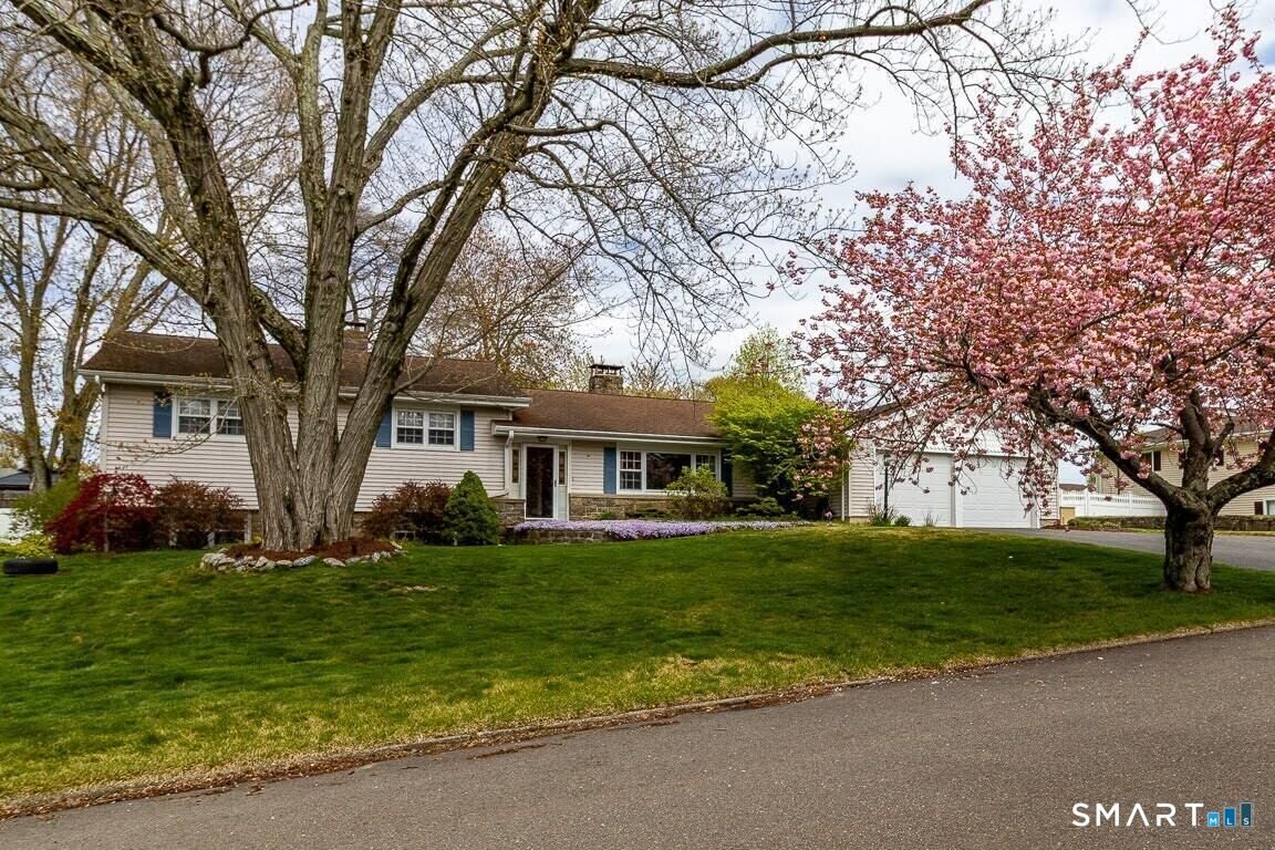Property Photo: 220 Oak Ridge Road CT 06614