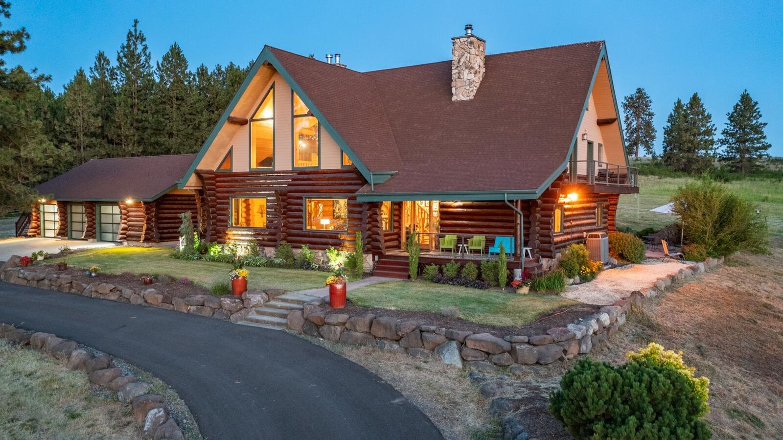 Property Photo:  5024 E Stoughton Rd  WA 99036 