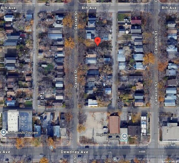 Property Photo:  1421 Garnet Street S  SK S4T 2Y6 